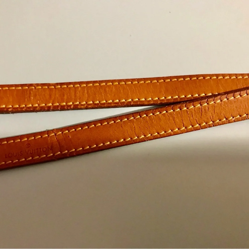 Louis Vuitton Pochette Shoulder Strap - Picture 15 of 15
